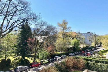 Florissant – Spacieux appartement traversant