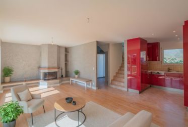 Charmante villa jumelée de 6 pièces à Aïre